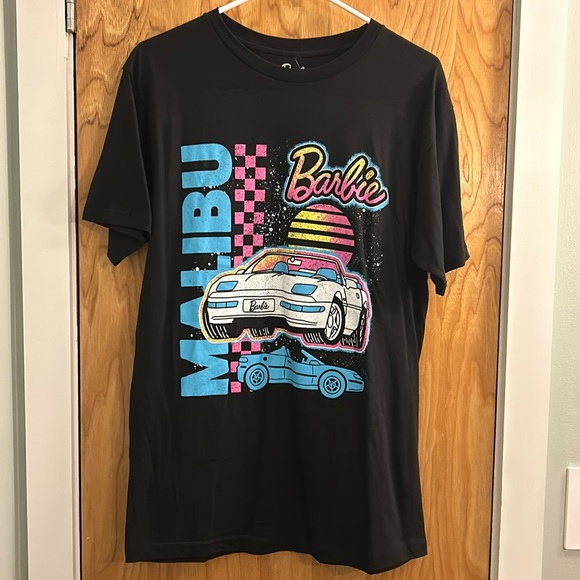 NWT Malibu Barbie Cruiser Graphic T-Shirt Size Medium - Picture 1 of 3